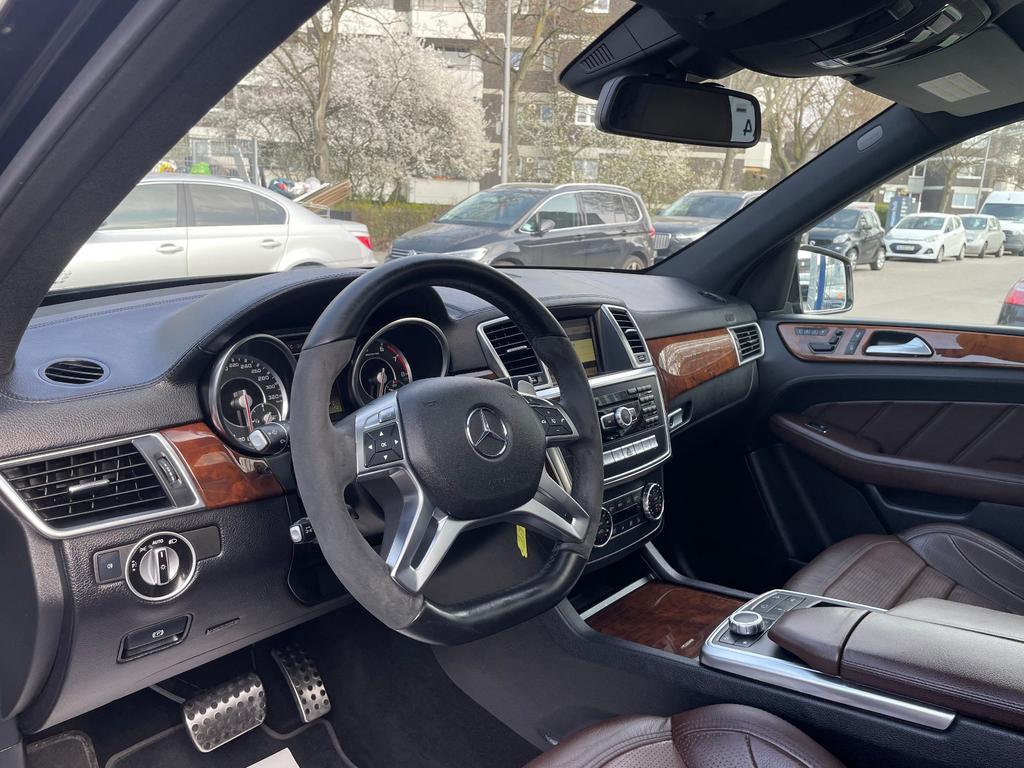 Mercedes-Benz ML 63 AMG