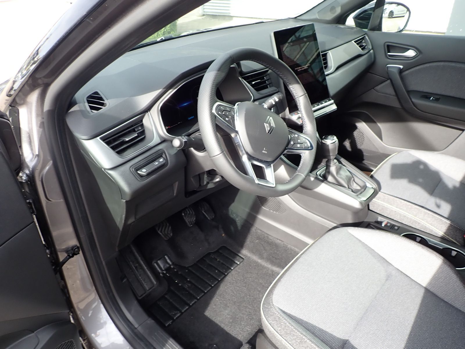 Fahrzeugabbildung Renault Captur Techno Mild Hybrid 140