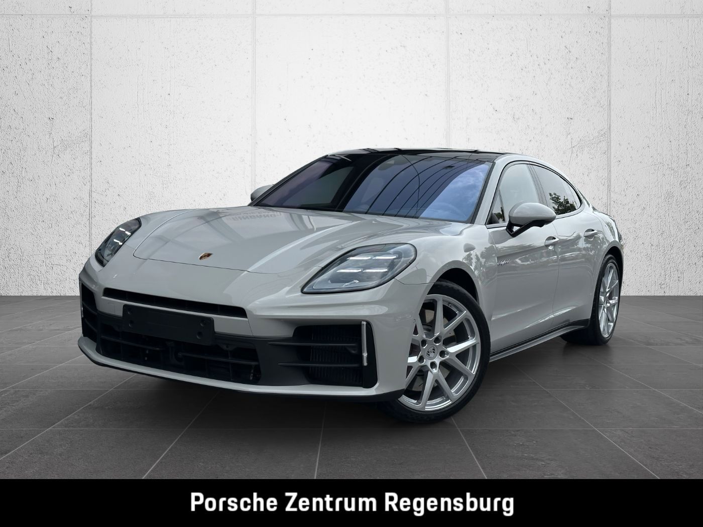 Porsche Panamera - 1