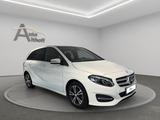 Mercedes-Benz B200 AUT 1.HD AHK LED KAM PARK NAVI TEMP SHZ - Mercedes-Benz B 200 mit Benzin-Antrieb