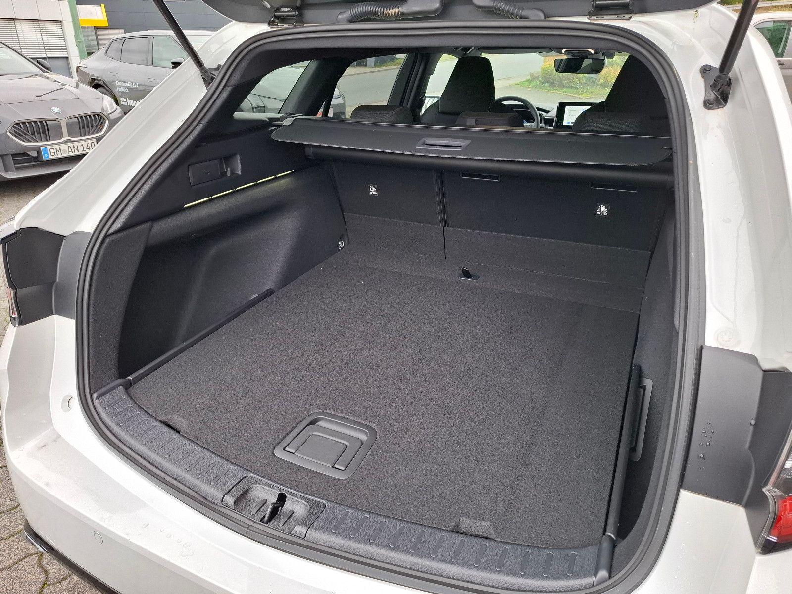 Suzuki Swace - Bild 8