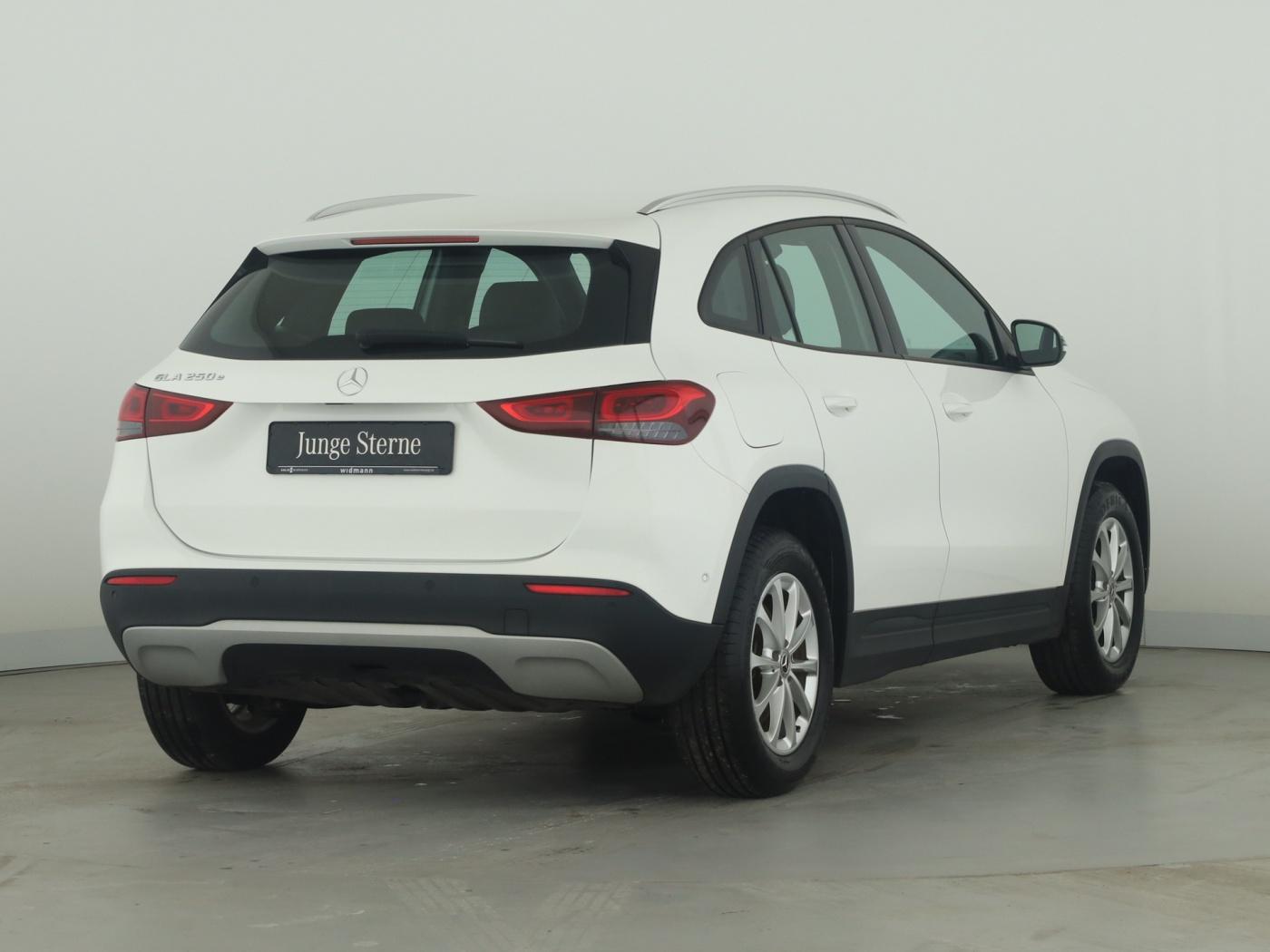 Mercedes-Benz GLA 250 e AHK*LED High Perf.*Navi*PTS*Kamera*SHZ