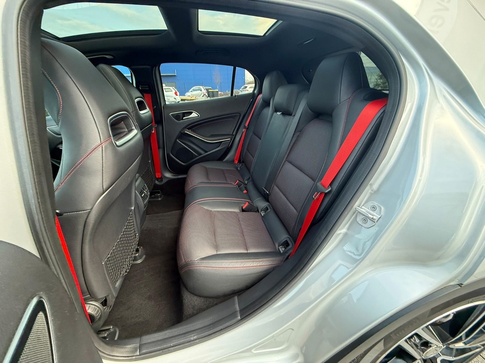 Fahrzeugabbildung Mercedes-Benz GLA 200 GLA Urban