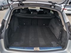 MERCEDES-BENZ E 220 d 4Matic /MultiBeam/Totwinkel+Spurhalte/