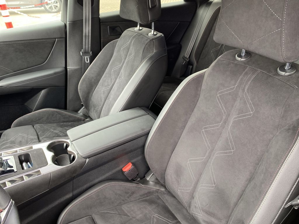 Fahrzeugabbildung DS Automobiles DS7 BlueHDI 130 Aut. PERFORMANCE LINE + *AZV*