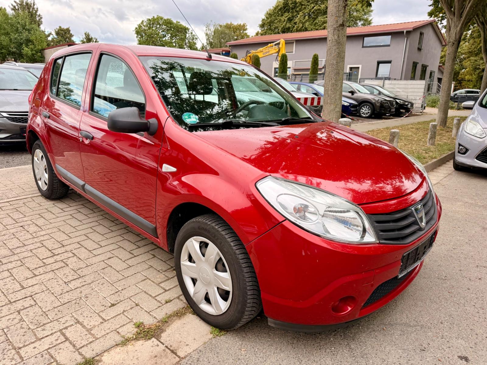 Dacia Sandero 2012 — rear view