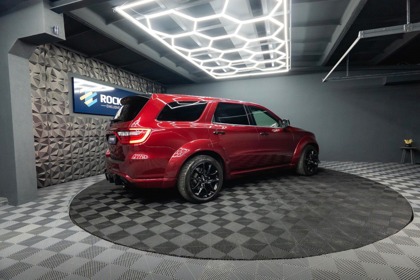 Fahrzeugabbildung Dodge Durango 5.7 V8 SRT 4x4 Night-Paket WIDEBODY 19%