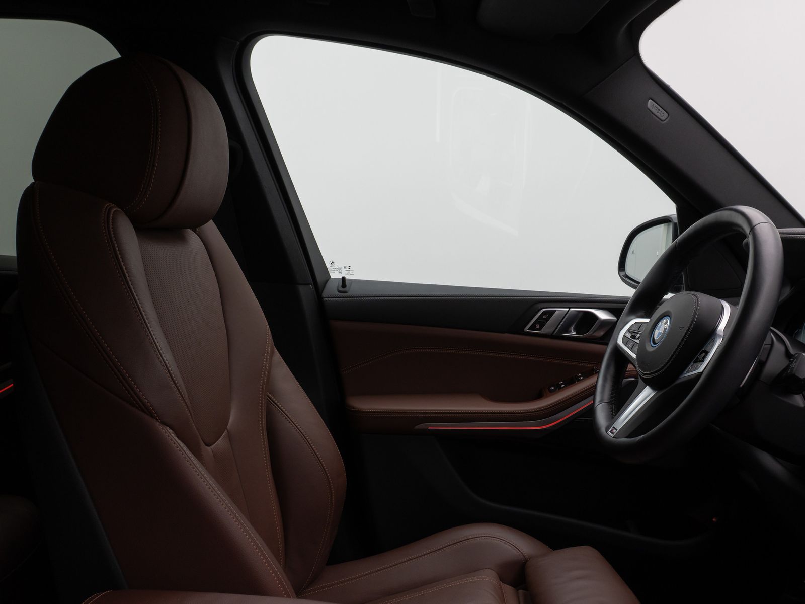 Fahrzeugabbildung BMW X5 xD45e M Sport Kamera Laser HUD DAB HiFi ACC