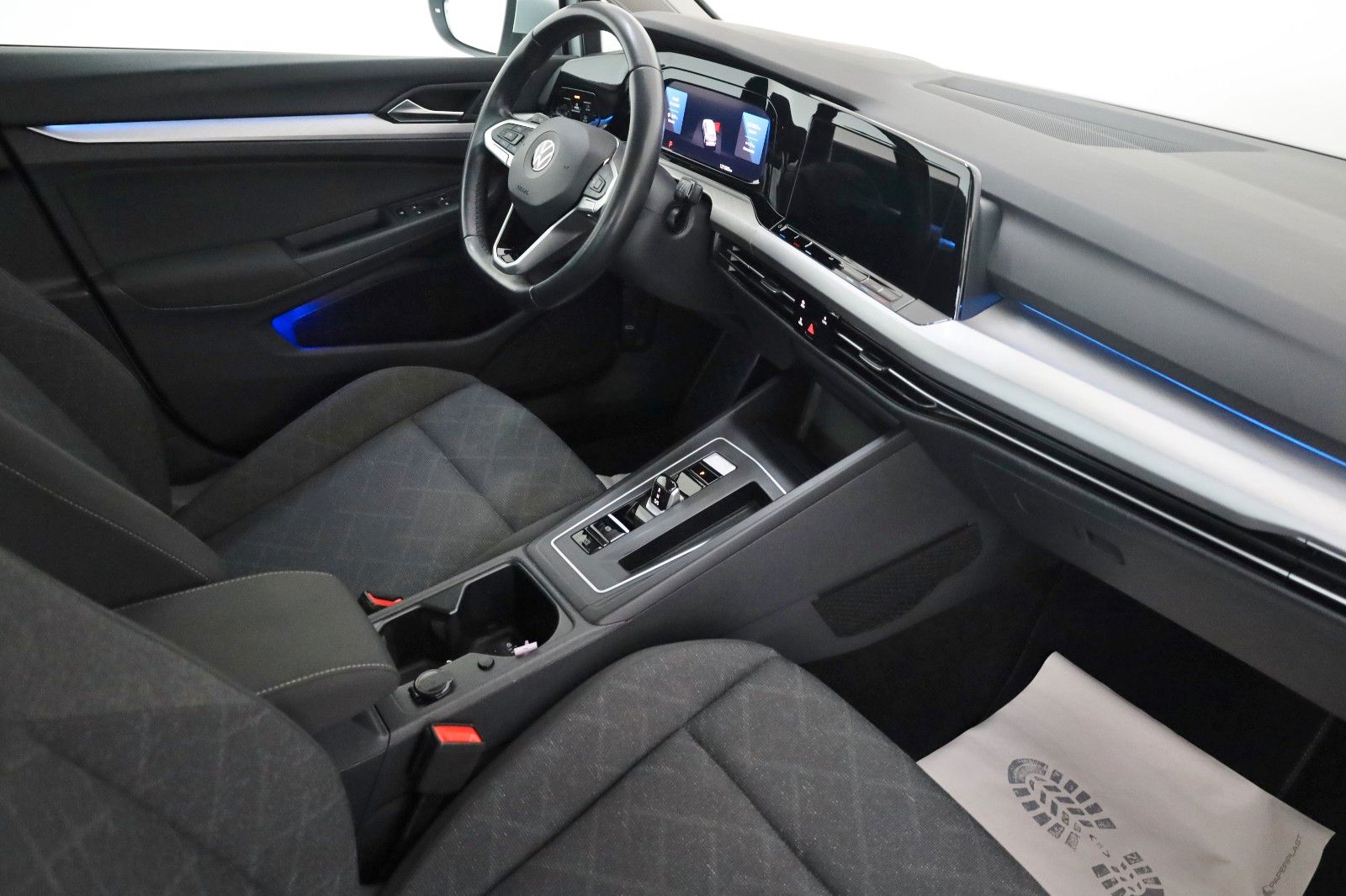 Fahrzeugabbildung Volkswagen Golf VIII Variant Life Navi,LED,PDC,Lane/Front A