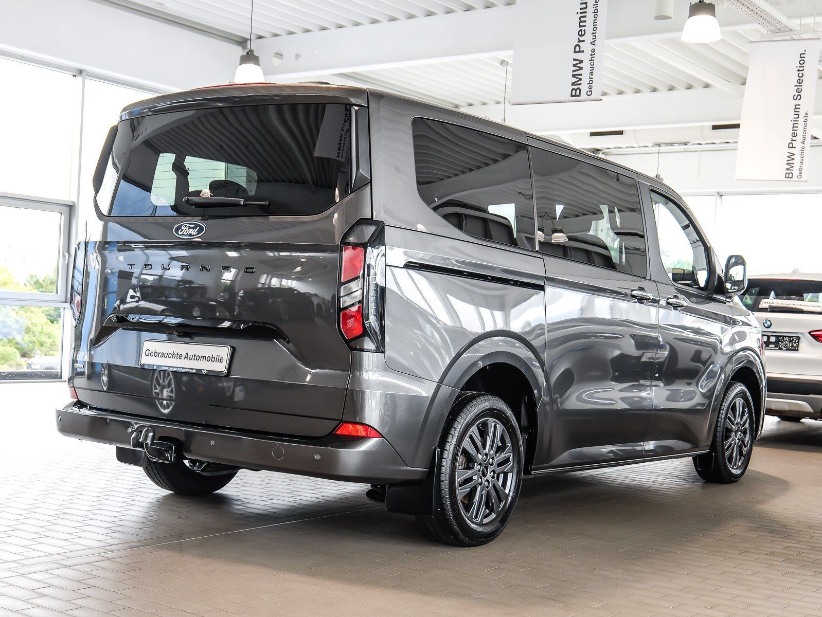 Ford Tourneo Custom 340 PHEV L1H1 VA Titanium Anhängk foto 2