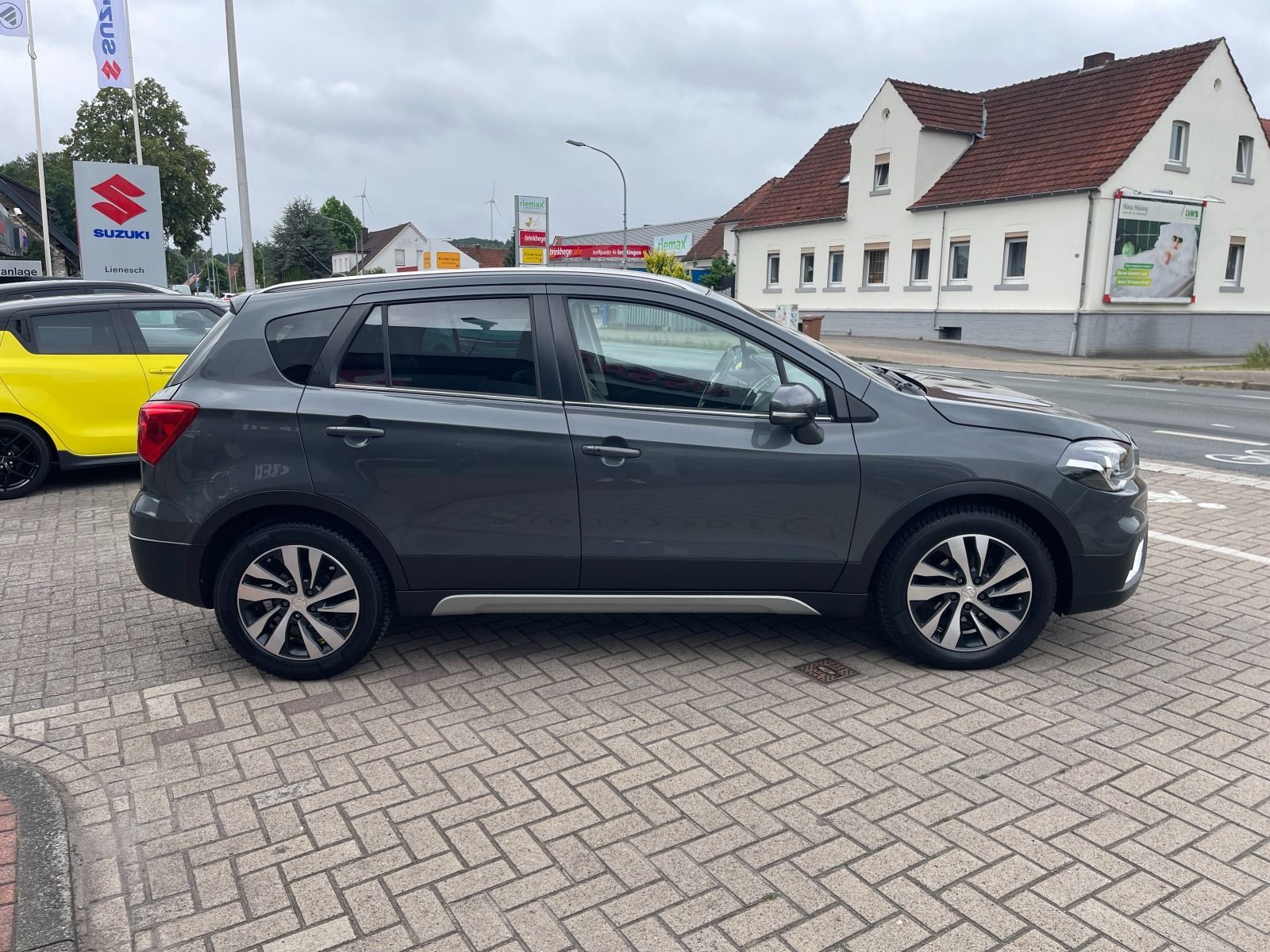Fahrzeugabbildung Suzuki SX4 S-Cross Comfort+ 4x4/AHK/Allwetter