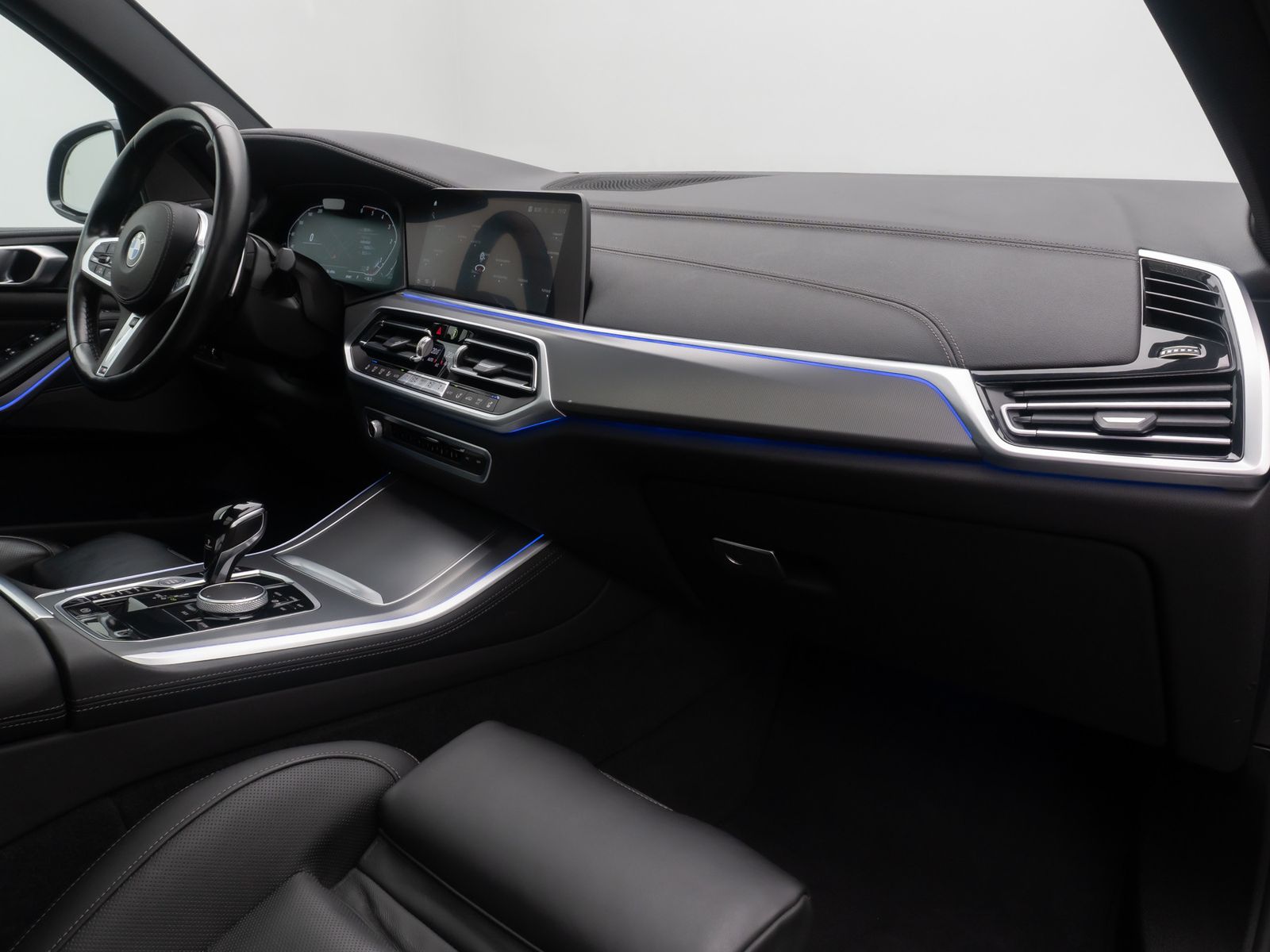 Fahrzeugabbildung BMW X5 xD30d M Sport 360&deg;HUD Panorama Individual 21"