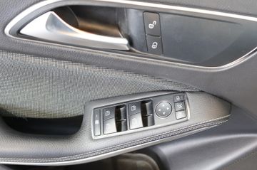 Mercedes-Benz A 180 Style TEILLEDER+BT+ALU+AHK