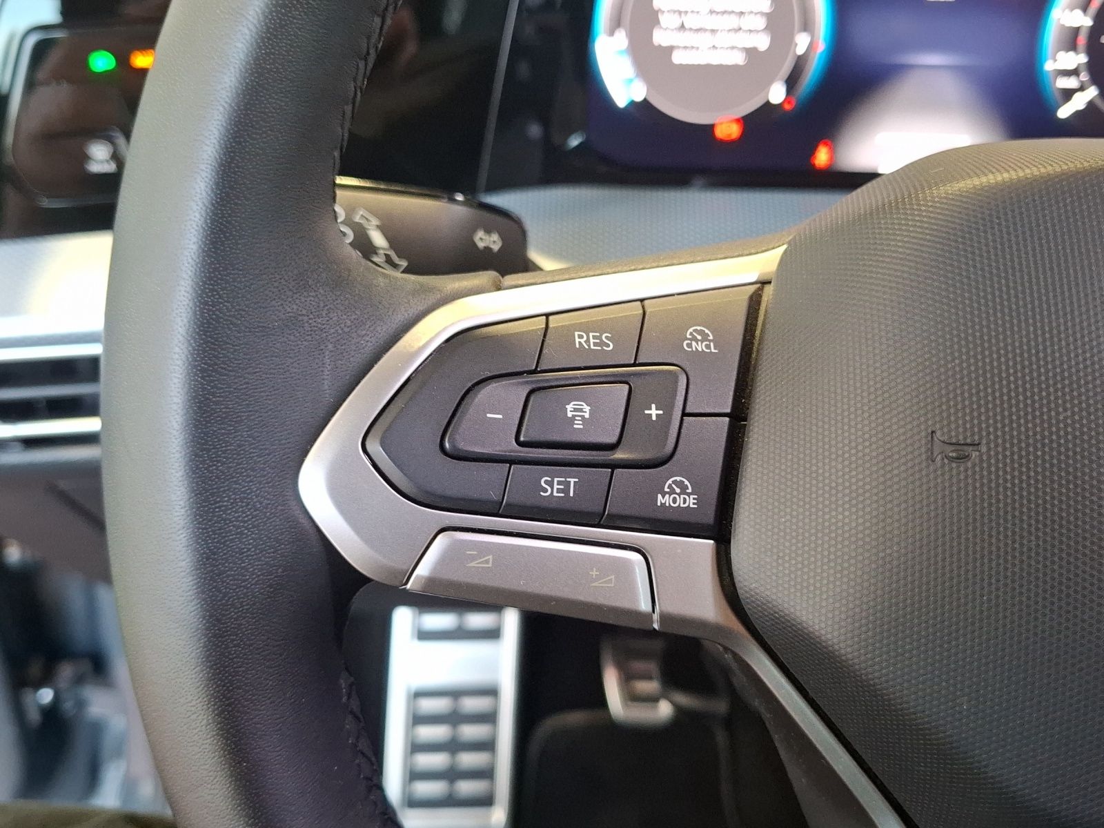 Fahrzeugabbildung Volkswagen Golf VIII TSI Goal LED CarPlay AID ACC PDC SH