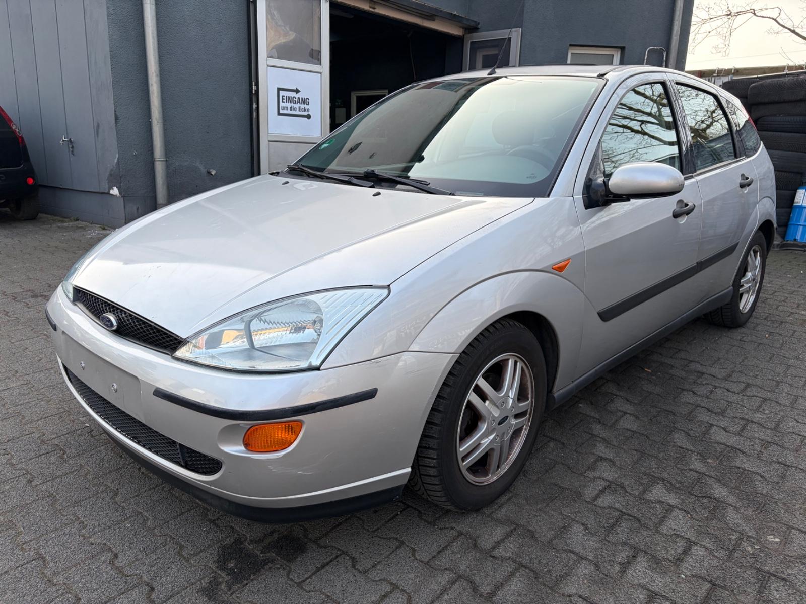 Ford Focus/Tüv Neu/Klima/Pdc/Schiebedach/Anhängerkupl