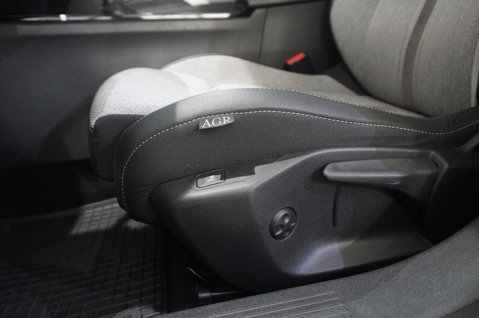Fahrzeugabbildung Opel Astra ST 1.5D ELEGANCE NAVI/LED/KAMERA/SH/VIRT.