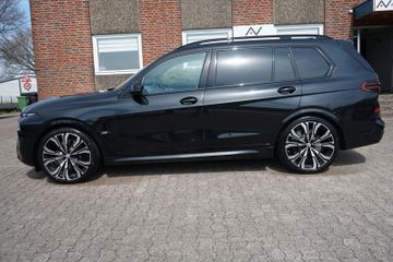 Fahrzeugabbildung BMW X7 M60 i Pano Sky*B&W*Soft Close*Executive Drive
