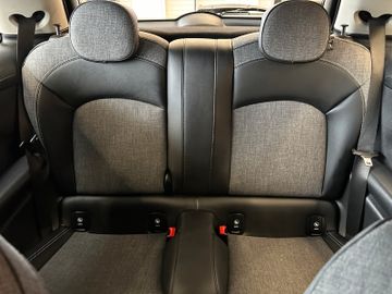 MYAUTOCENTER – Gebraucht- und Jahreswagen mit Werkstattservice in Pfaffenhofen MINI ONE Mini 3-trg. *2. Hand*Klima*SHZ*Bluetooth*LED