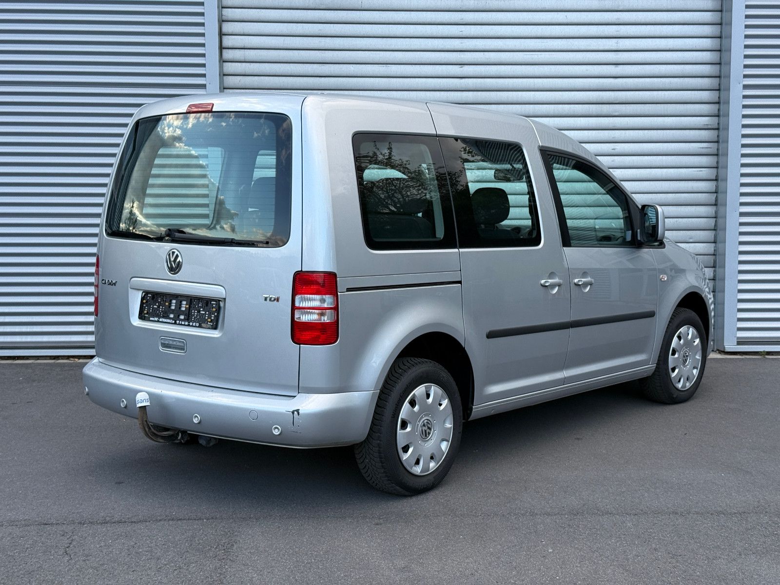Fahrzeugabbildung Volkswagen Caddy Roncalli 1.6 TDI DSG AHK Tempomat SHZ