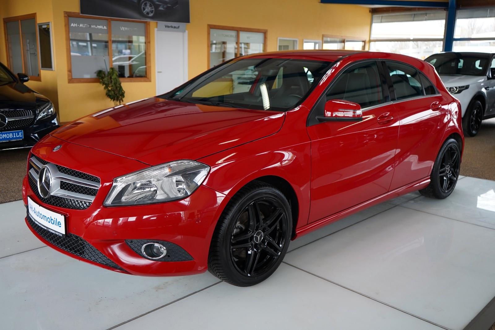 Mercedes-Benz A 180 BlueEfficiency NAVI / TEIL-LEDER / PDC