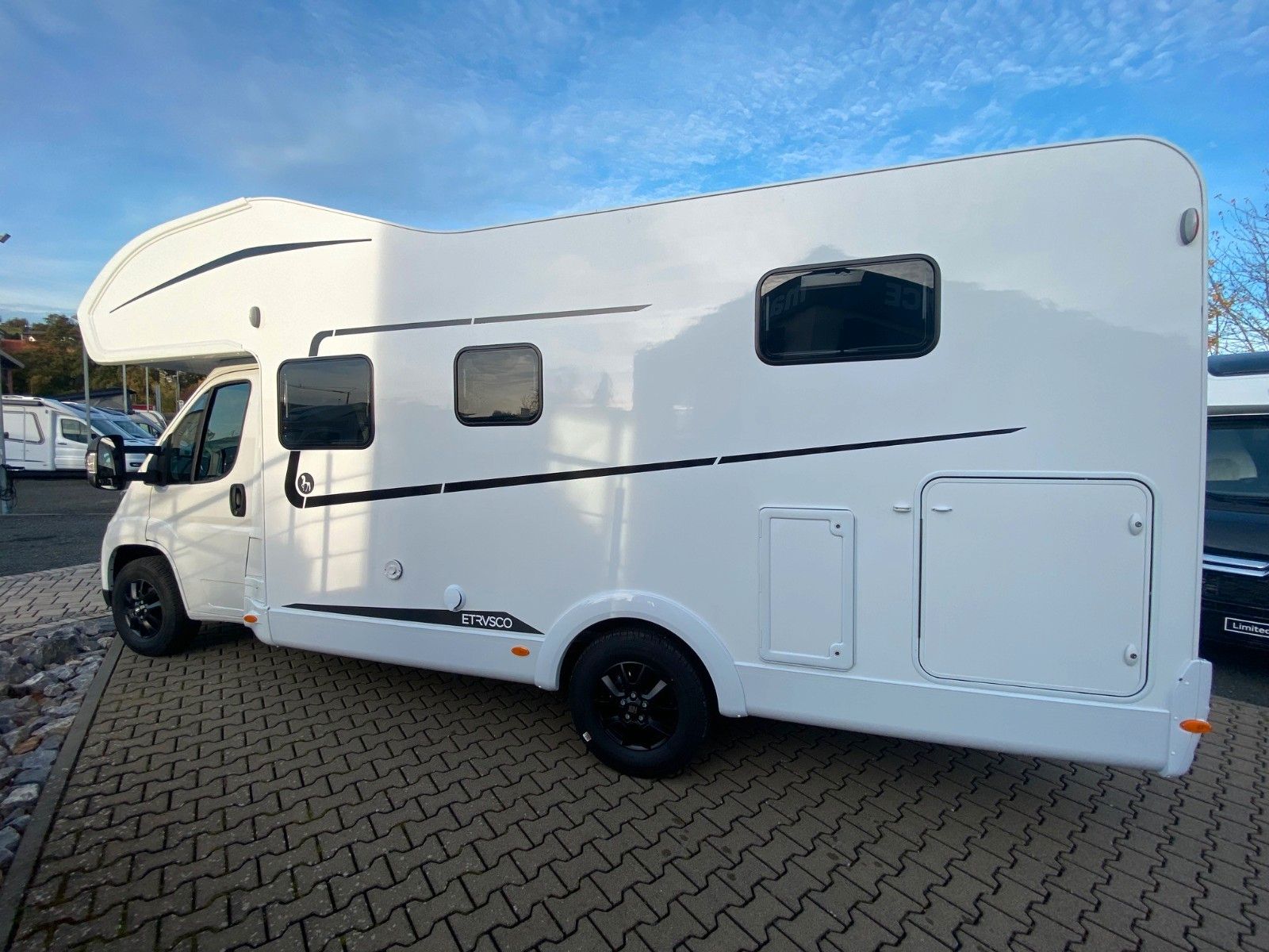 Fahrzeugabbildung Etrusco A 6.9 SB *Modell26*Einzelbetten*Markise*Komfort*