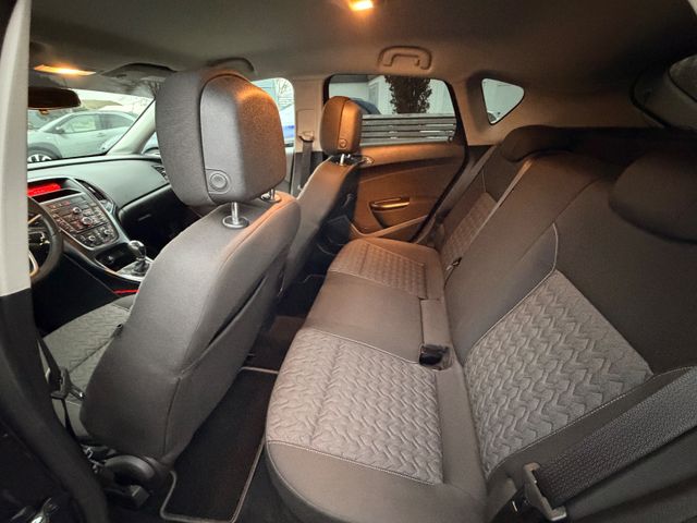 Opel Astra  J Lim. 5-trg. Active