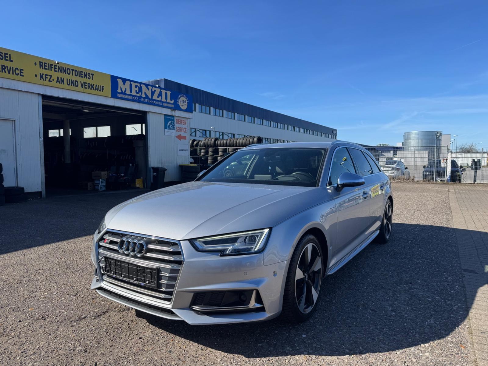Audi S4 Avant 3.0 TFSI quattro S line / Sehr Sauber