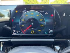 Fahrzeugabbildung Mercedes-Benz GLA 200d Style MULTIBEAM PANO RFK 8-Fach Bereift