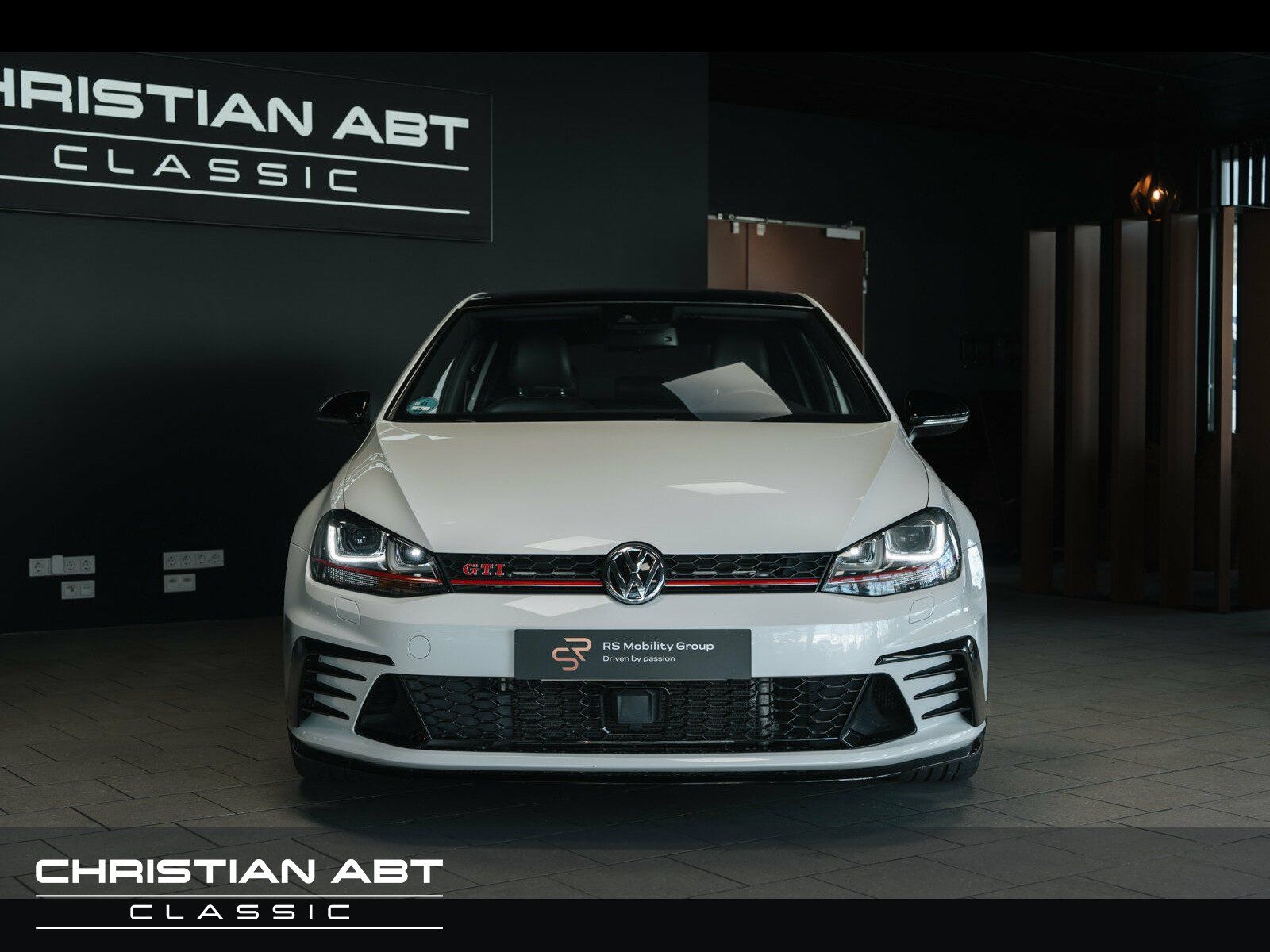 Fahrzeugabbildung Volkswagen Golf VII GTI Clubsport Pano Remus Navi Autom.