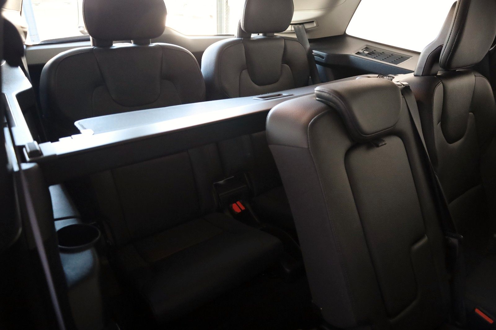 Fahrzeugabbildung Volvo XC90 AWD Momentum Pro 7Si.,Leder,Navi,LED,ACC,SH