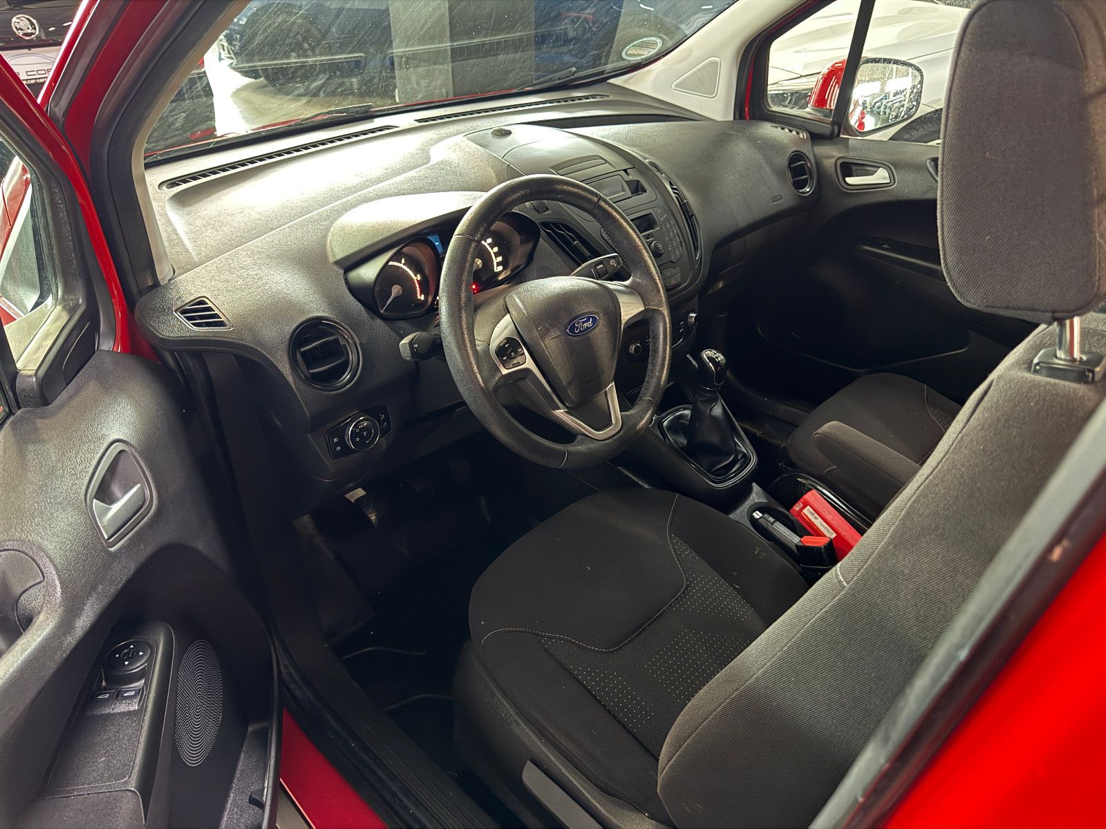 Fahrzeugabbildung Ford Tourneo Courier 1.5 TDCI TREND SERVICE & TÜV NEU