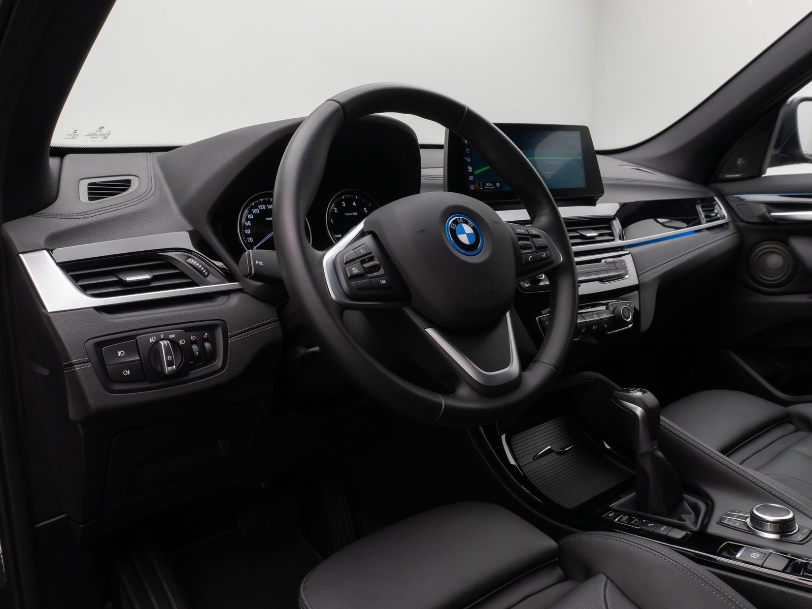 Fahrzeugabbildung BMW X1 xD25e xLine Kamera HUD DAB H/K Komfort Sport