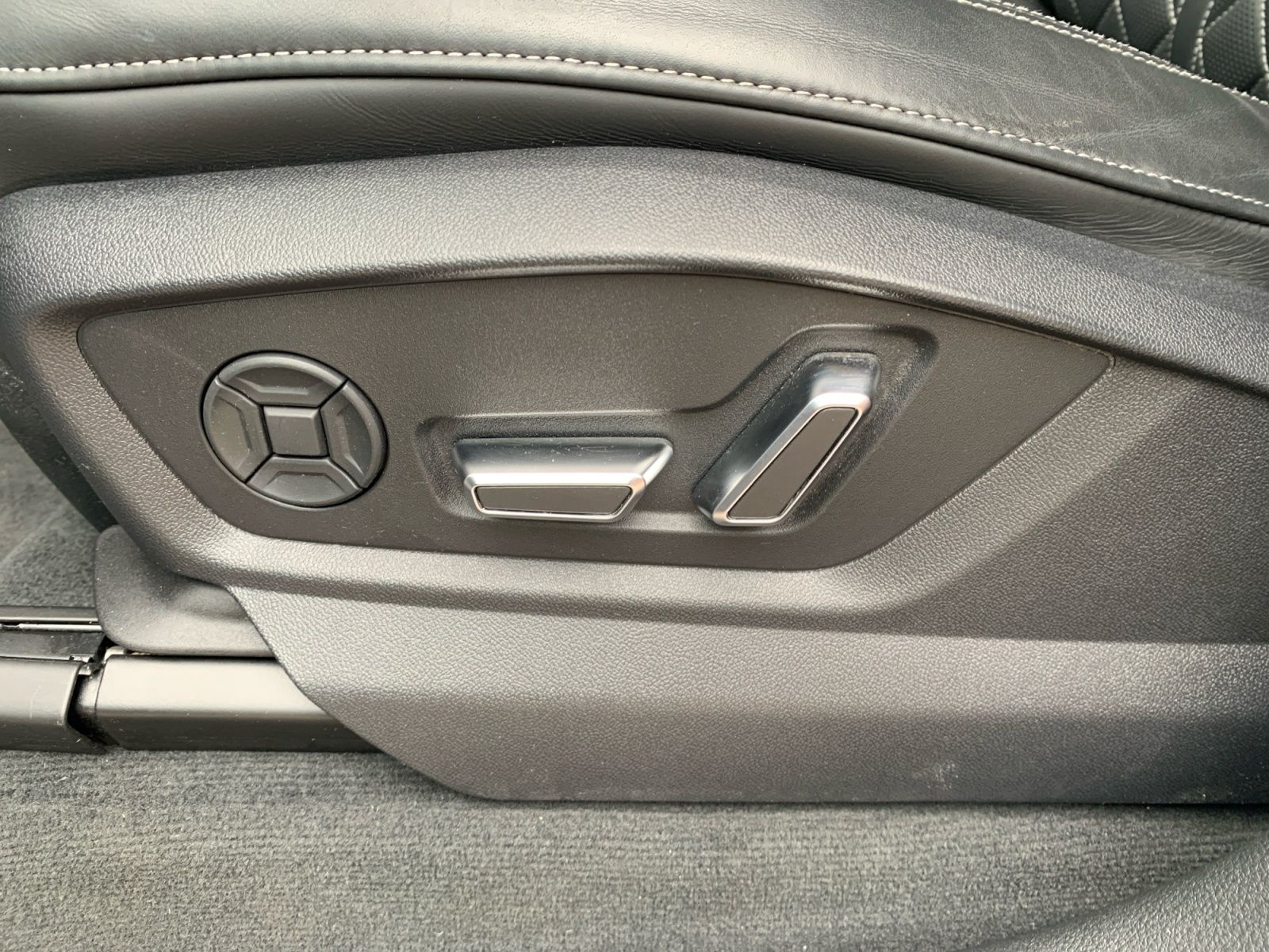 Audi SQ8 - Bild 23
