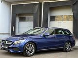 Mercedes-Benz C 220 D Avantgarde LED Comand Kamera AHK Ambient - mit Diesel-Antrieb: Blau, Teilleder, Kombi
