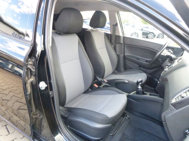 Fahrzeugabbildung Hyundai i20 YES! >49.000KM/Sitzheiz/Kamera/Einparkhilfe<