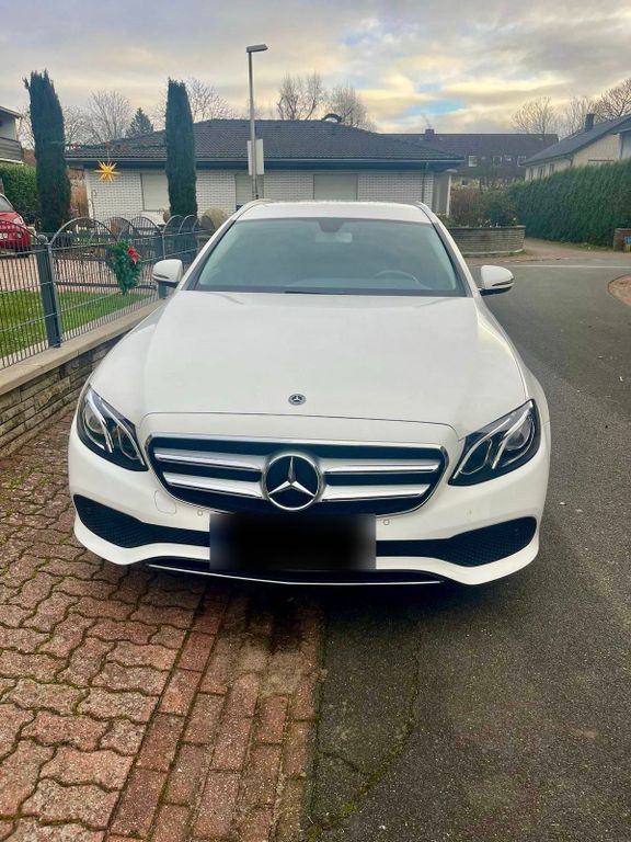 Image of Mercedes-Benz E 200