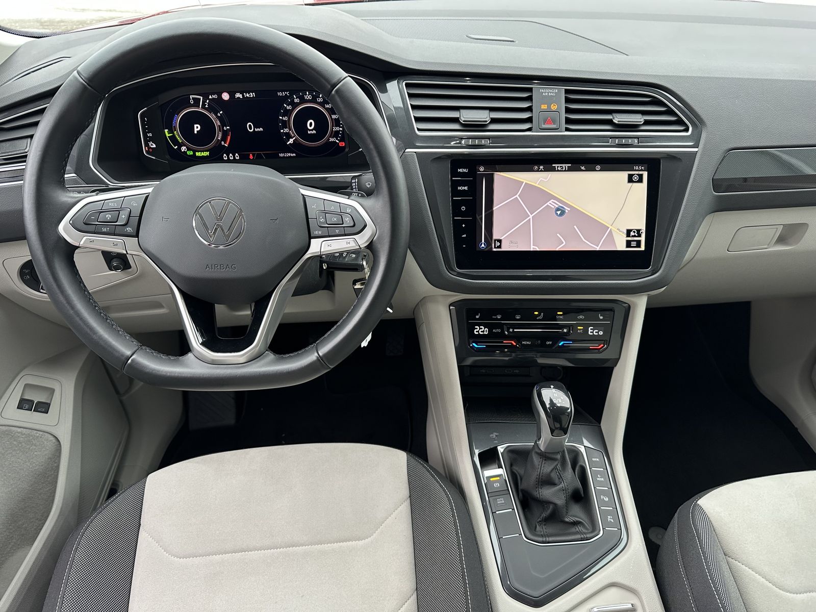 Fahrzeugabbildung Volkswagen Tiguan Elegance eHybrid NAV+LED+HEADUP+KAMERA+PP