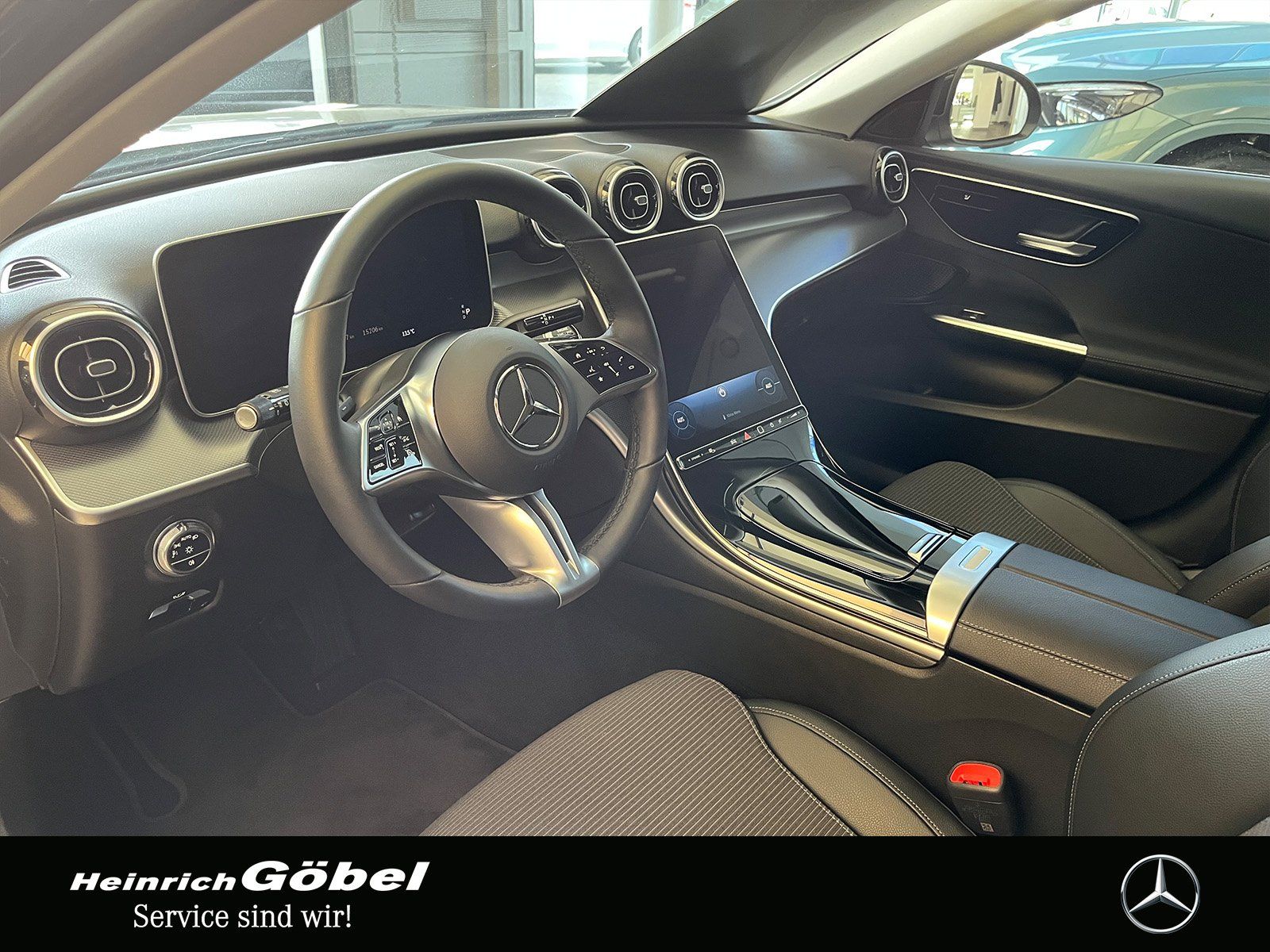 Fahrzeugabbildung Mercedes-Benz C 200 T AVANTGARDE+TOTWINKEL+KAMERA+LED+CARPLAY