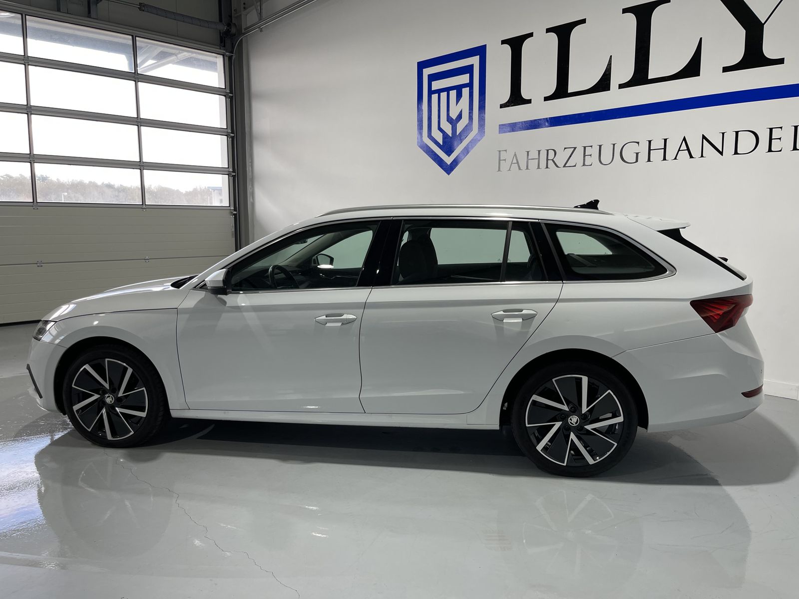 Fahrzeugabbildung SKODA Octavia Style 2.0 TDI*Navi*HeadUp*ACC*PDC*