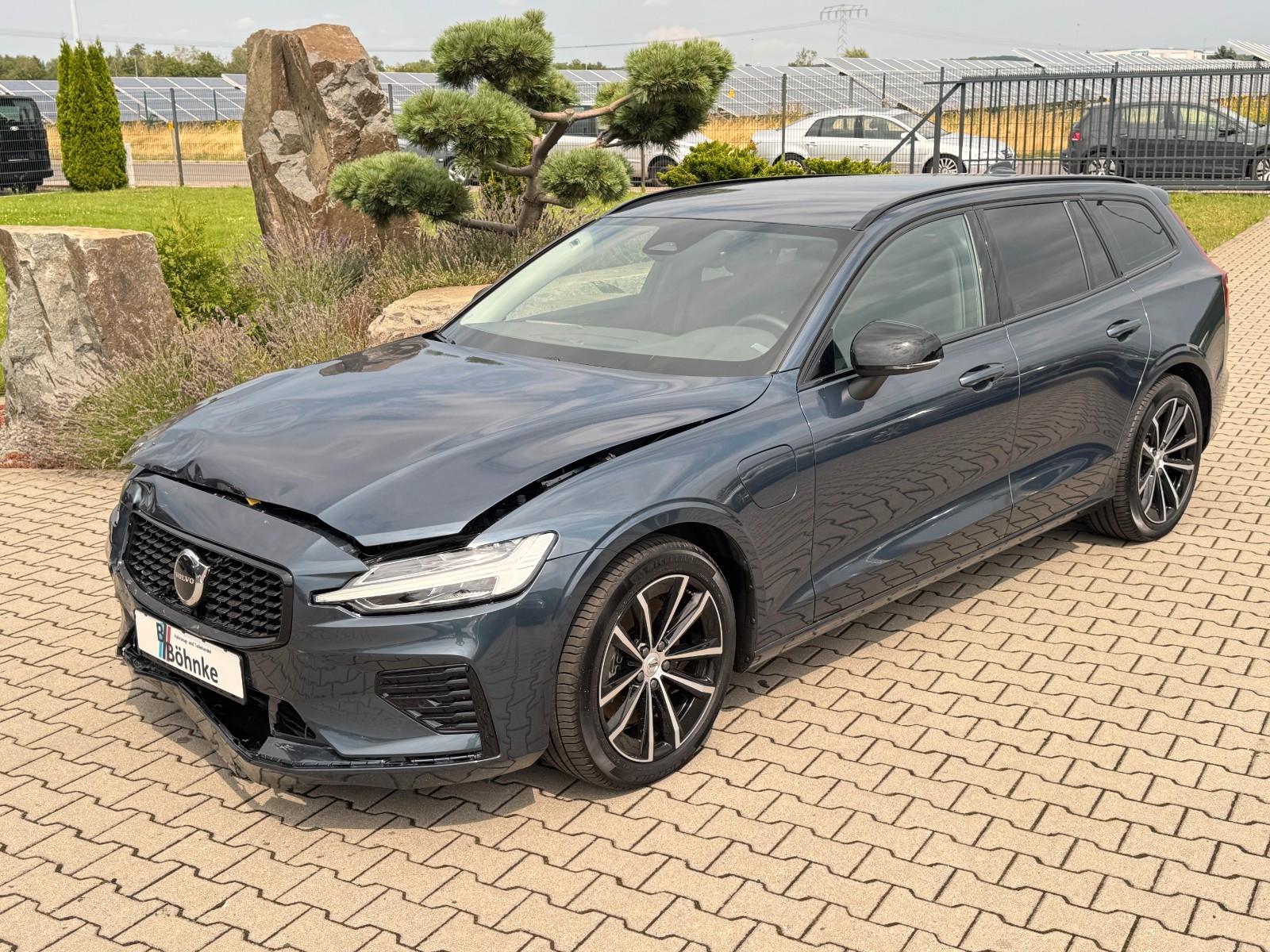 Volvo V60 Kombi T8 Plus Dark Recharge Plug Hybrid AWD