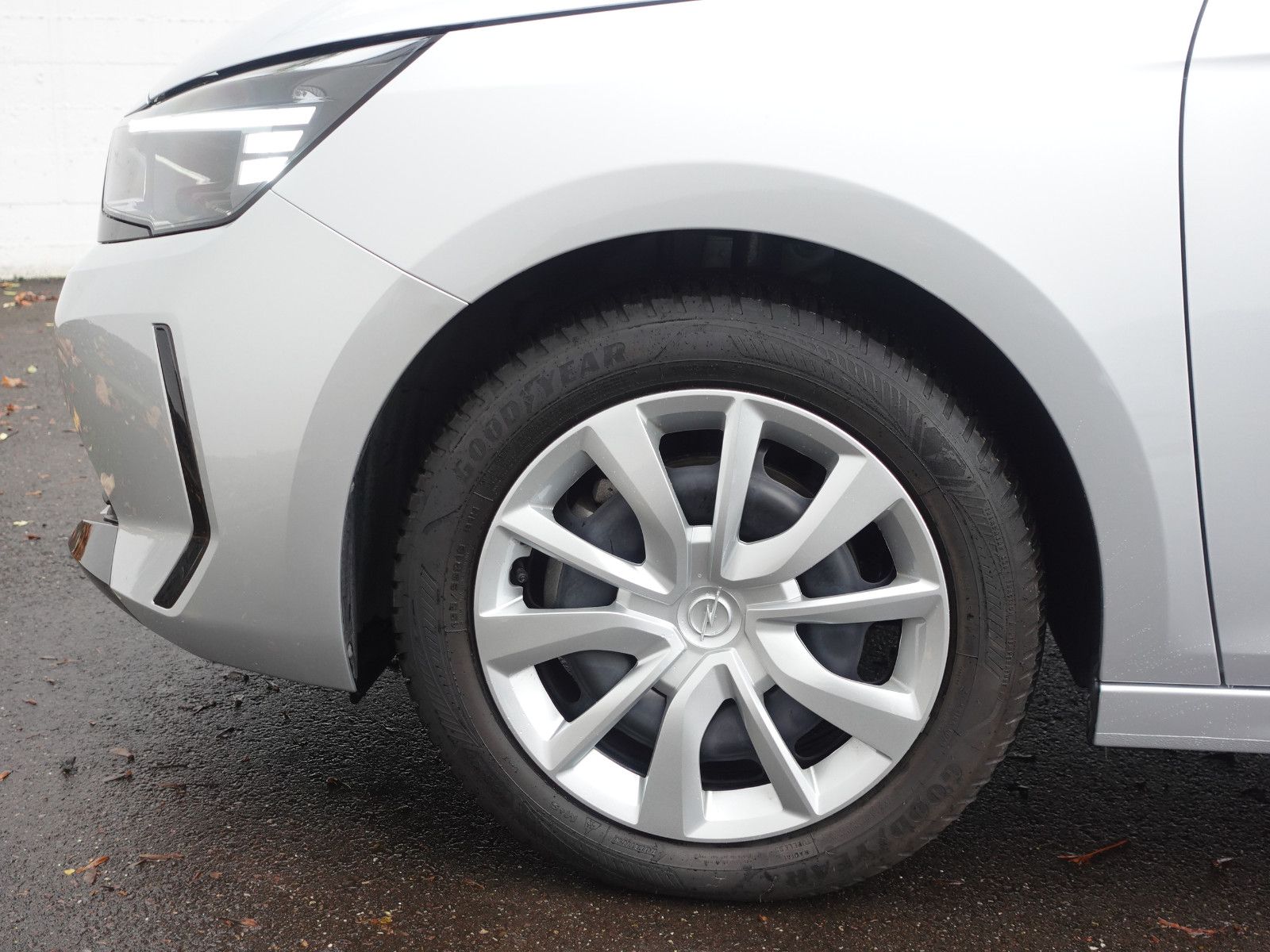 Fahrzeugabbildung Opel Corsa 1.2Turbo Edition SHZ,PDC,Allwetter,Klima