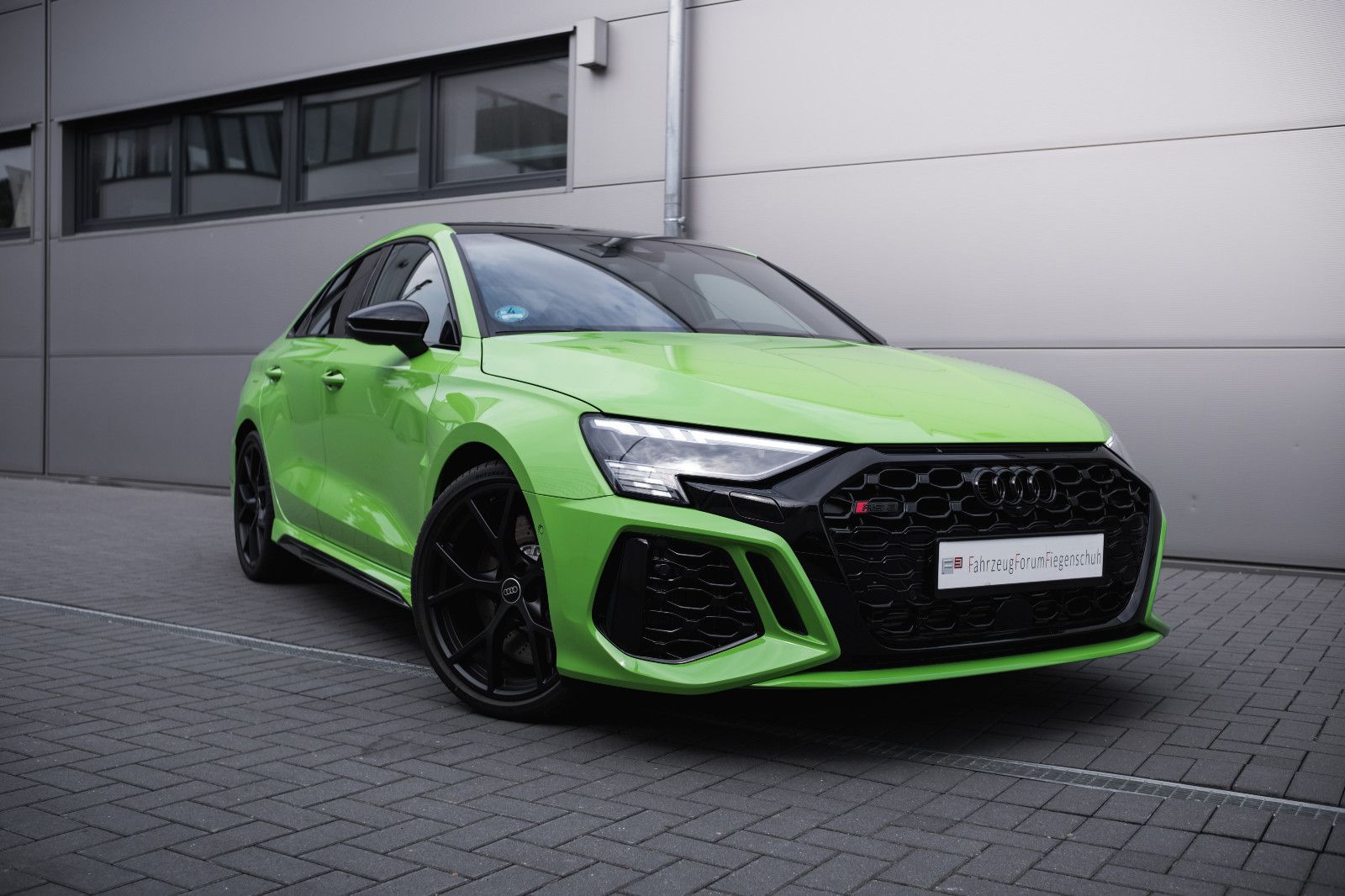 Fahrzeugabbildung Audi RS 3 Lim. 2.5 TFSI quattro-Sportabgas-Kamera