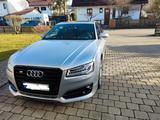 Audi S8 4.0 TFSI plus tiptronic quattro - - silberne Audi S8