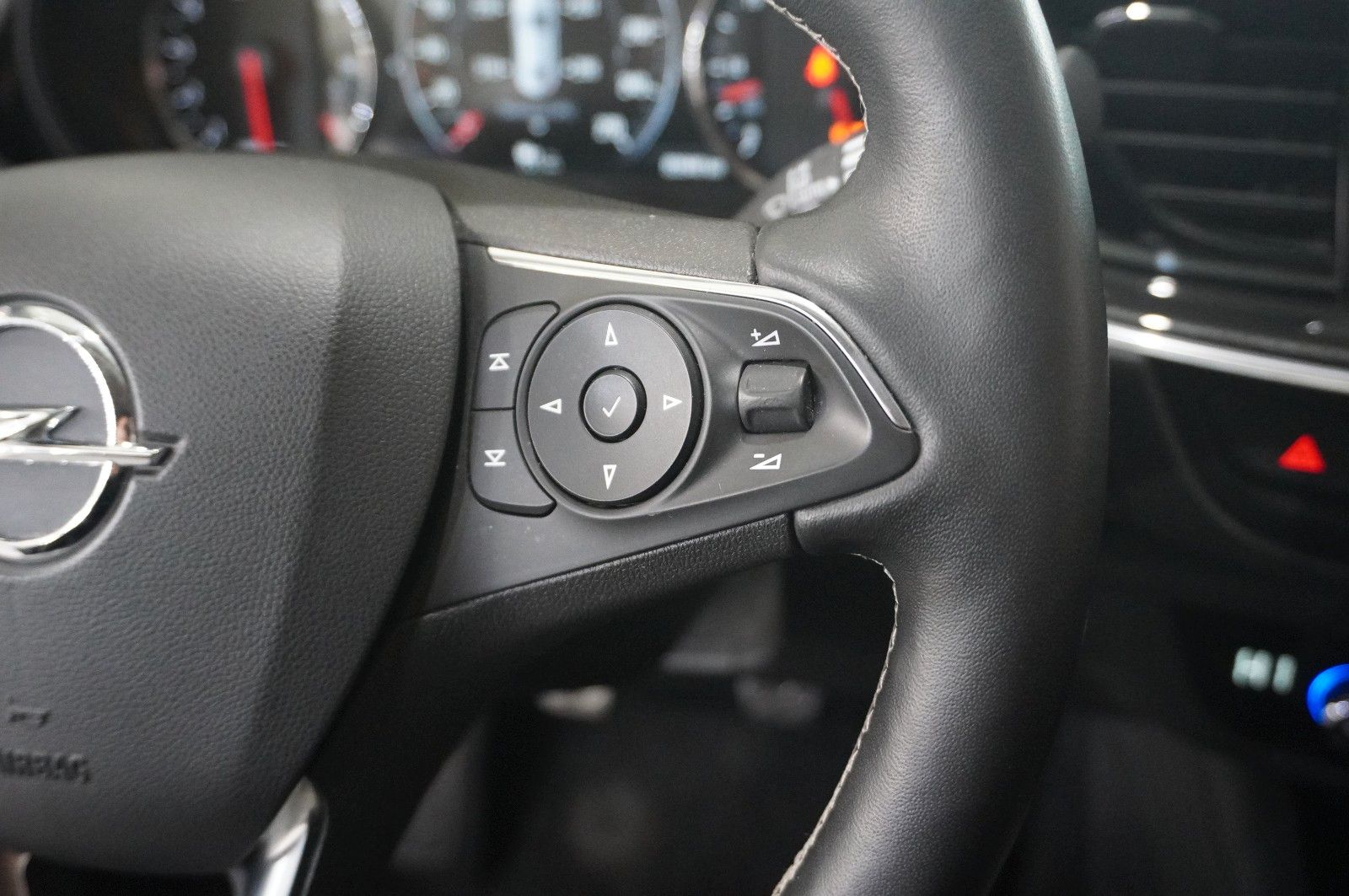 Fahrzeugabbildung Opel Insignia B GS 2.0D DYNAM. NAVI/LED/KAMERA/SH/AHK