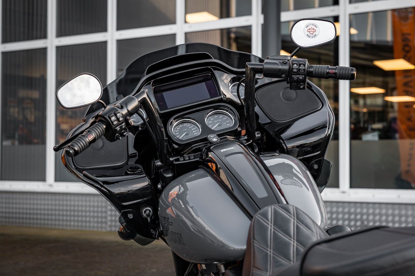 Fahrzeugabbildung Harley-Davidson FLTRXST Road Glide ST - Kesstech -