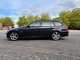BMW 320i Touring - Top Ausstattung - BMW 320 aus 2011: Kombi