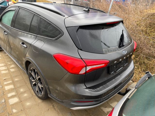 Ford Focus Turnier Active *PANO*NAVI*CARPLAY*TEMP*LED