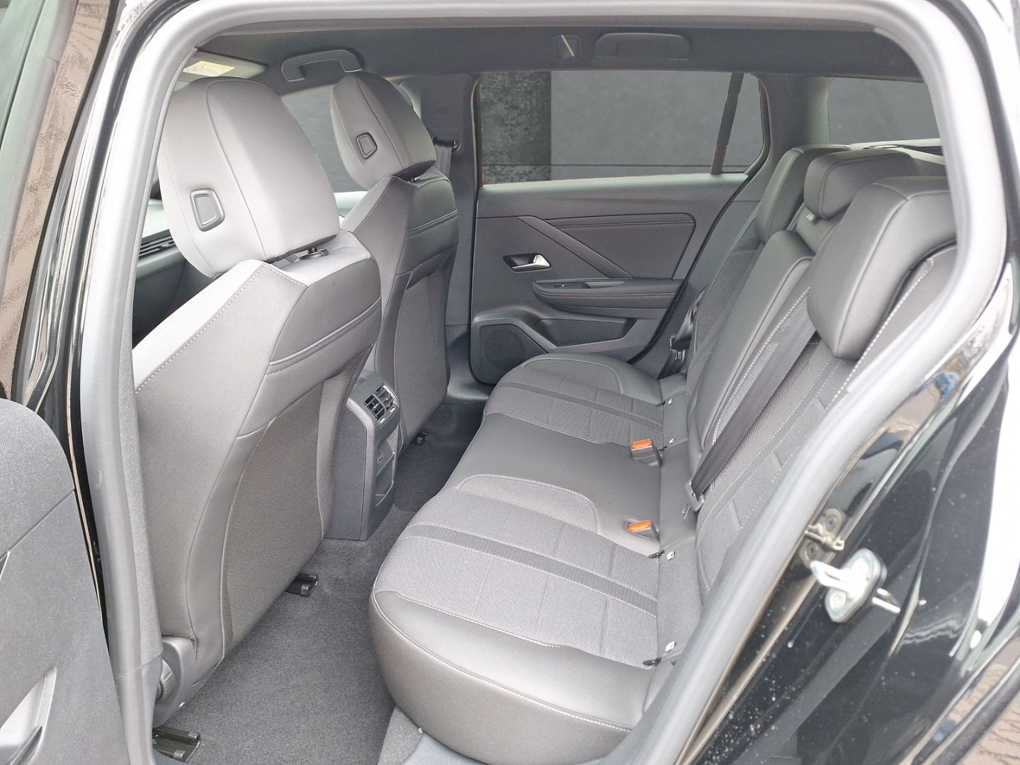Opel Astra - Bild 9