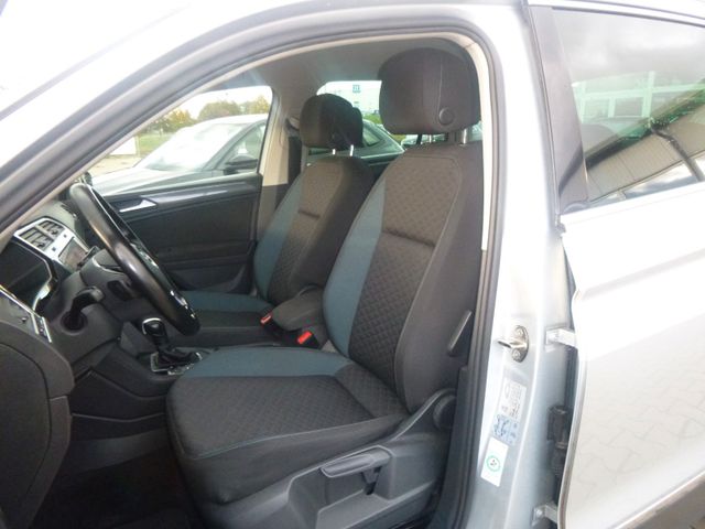 Fahrzeugabbildung Volkswagen Tiguan IQ.DRIVE 2,0 TDI >AUT/NAV/KAM/SHZ/PDC<