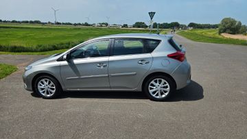 Toyota Auris - 2